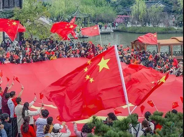 冯飞在三亚暗访检查冬季旅游消费市场秩序