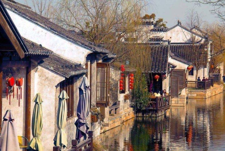 如何评价人在_途？王宝强在剧中表现如何？游戏画面