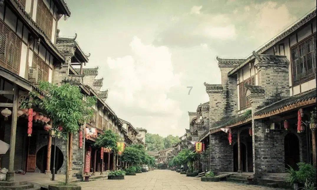 席慕蓉点评《愚公移山》破坏环境,红了40年的才女,如今要翻车