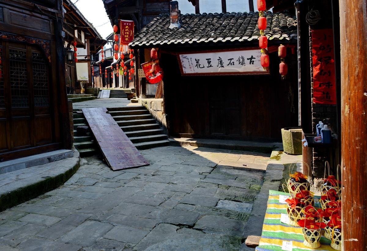 首届“双宁灯会”:两地非遗不以山海为远 点亮青海高原夜空