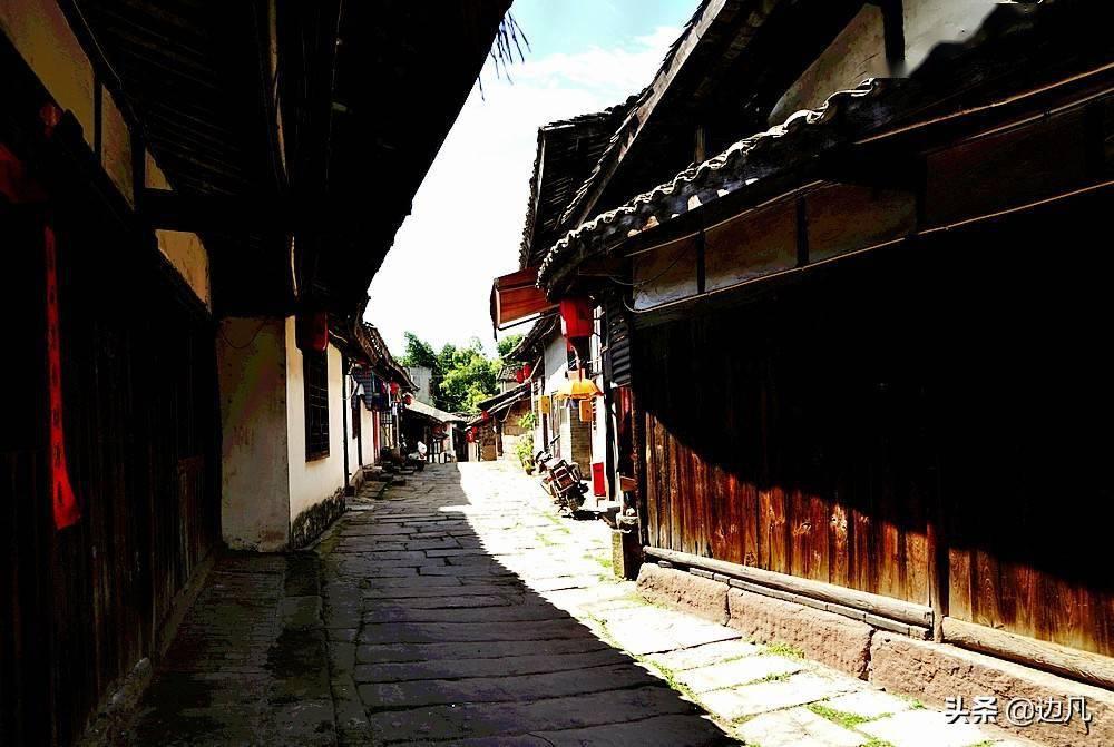 赵世宏离任鹏扬景瑞三年持有混合